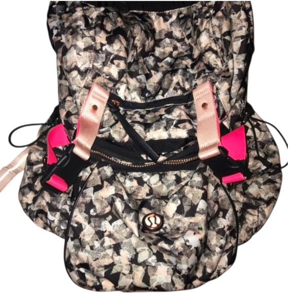Lululemon Athletica Traveling Rucksack Yogini Backpack Mystic Jungle 1Q main image 8